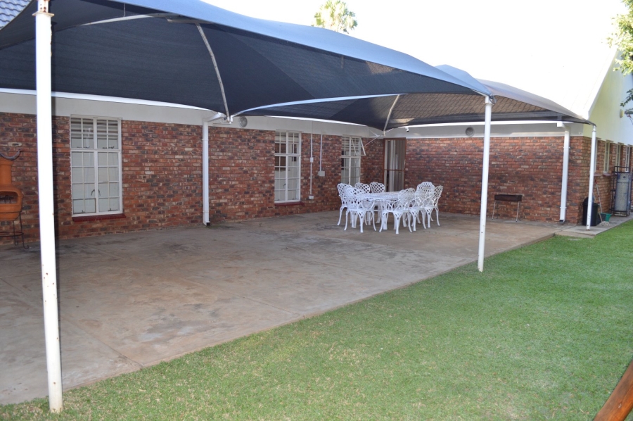 4 Bedroom Property for Sale in Flamwood North West